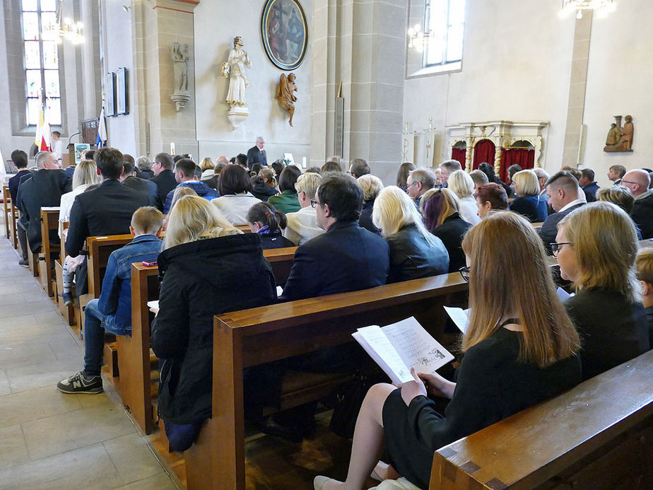 Feier der 1. Heiligen Kommunion in Sankt Crescentius (Foto: Karl-Franz Thiede)